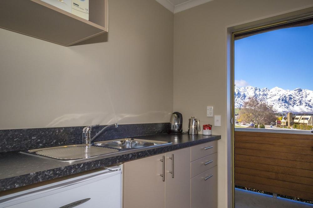 Queenstown Motel Apartments (Adults Only) Экстерьер фото