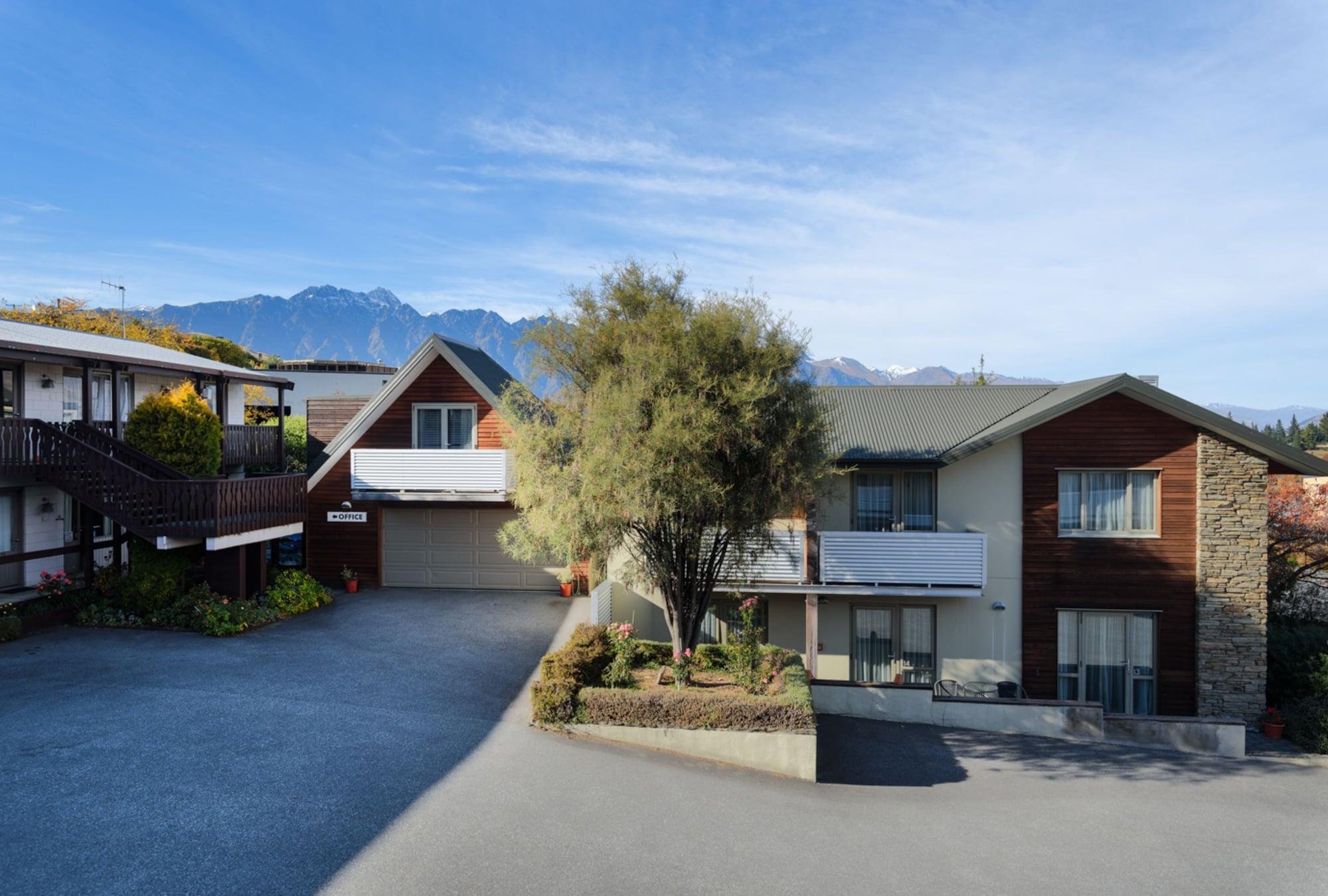 Queenstown Motel Apartments (Adults Only) Экстерьер фото