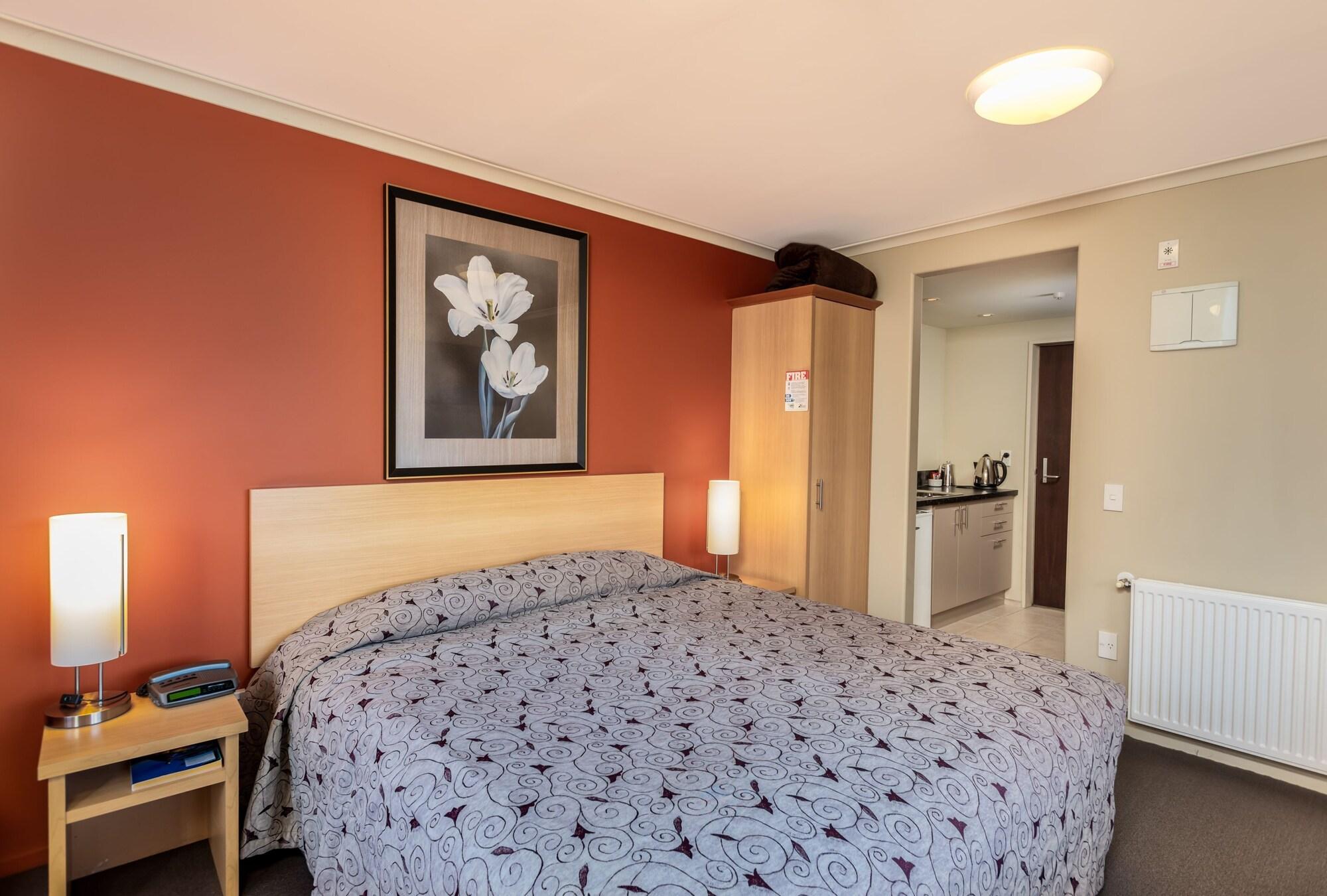Queenstown Motel Apartments (Adults Only) Экстерьер фото
