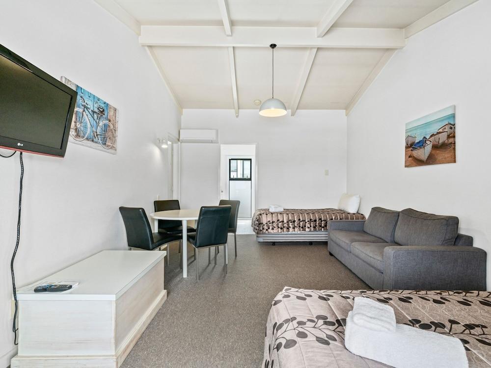 Queenstown Motel Apartments (Adults Only) Экстерьер фото