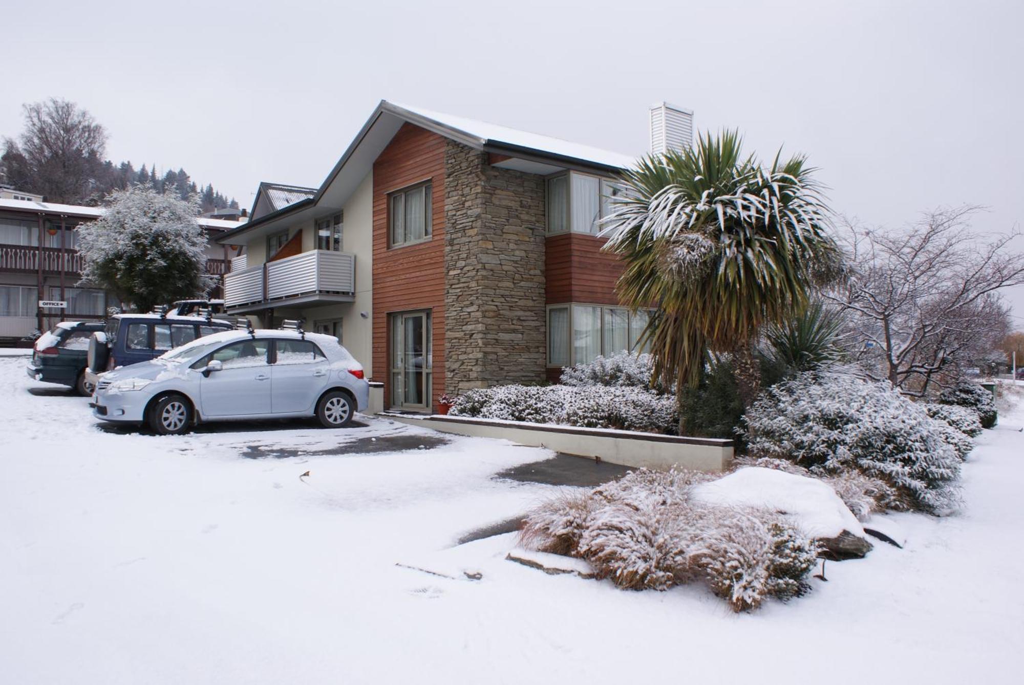 Queenstown Motel Apartments (Adults Only) Экстерьер фото