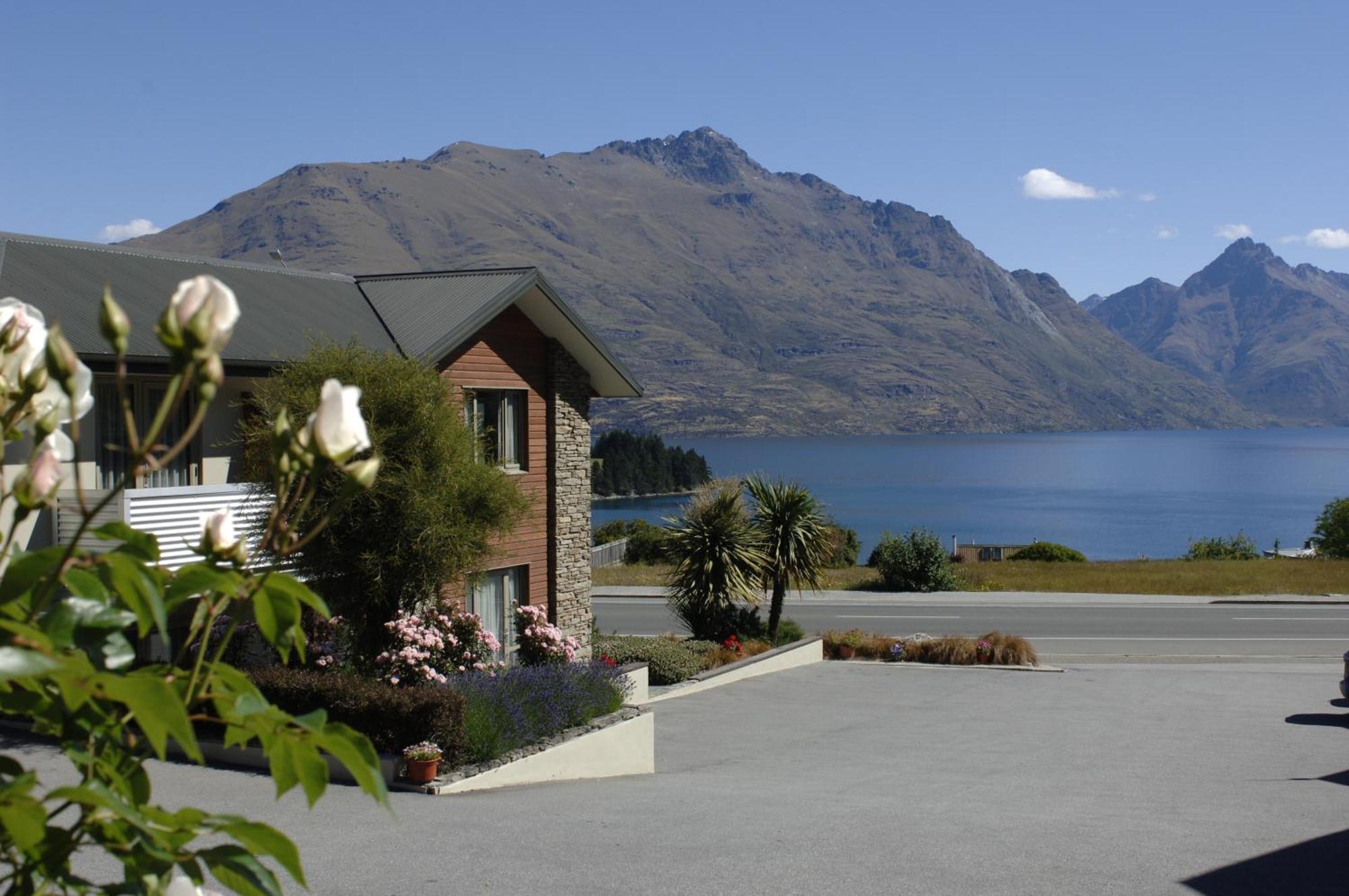 Queenstown Motel Apartments (Adults Only) Экстерьер фото